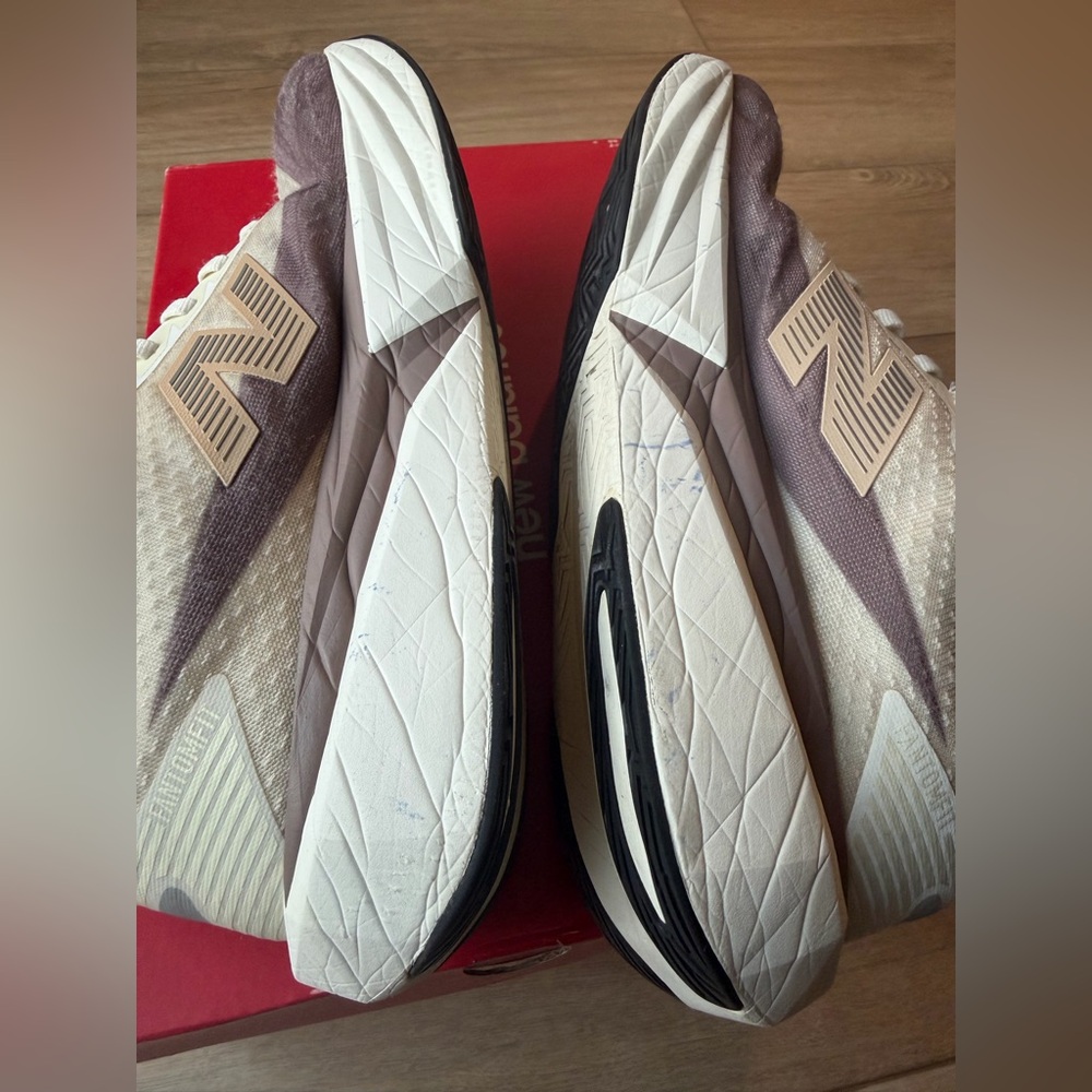 New Balance FuelCell Rebel v5 - Picture 5 of 10